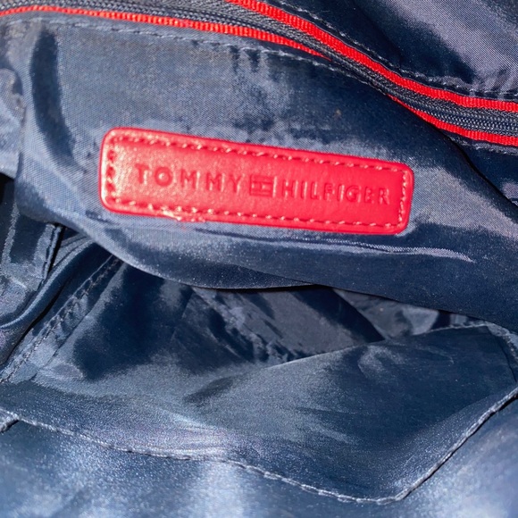 Tommy Hilfiger Black Crossbody Purse - Picture 8 of 14